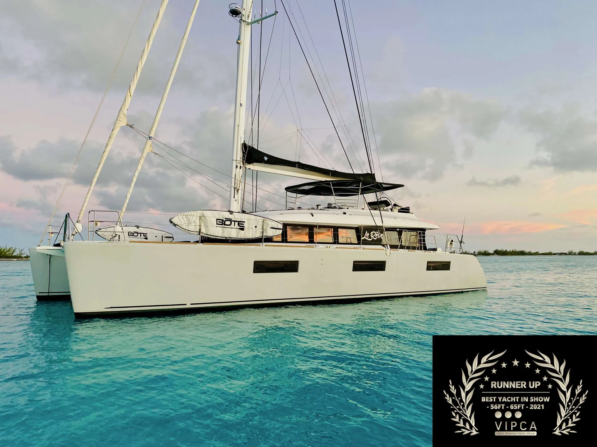 Le Reve L620 Essence at anchor