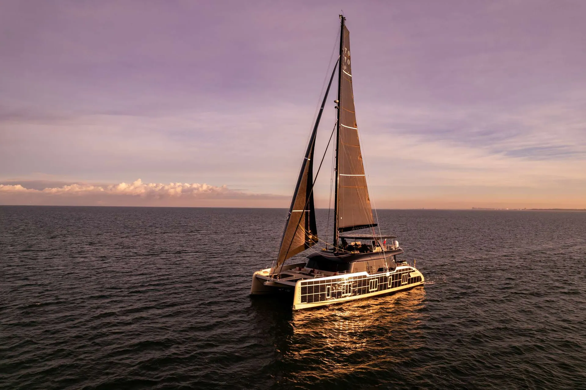 Otoctone at anchor