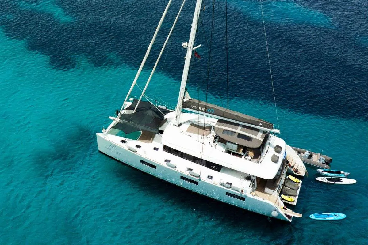 VALIUM62 at anchor